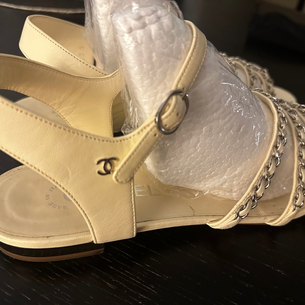 CHANEL Cream Sandals with Braided Straps - Picture 3 of 6